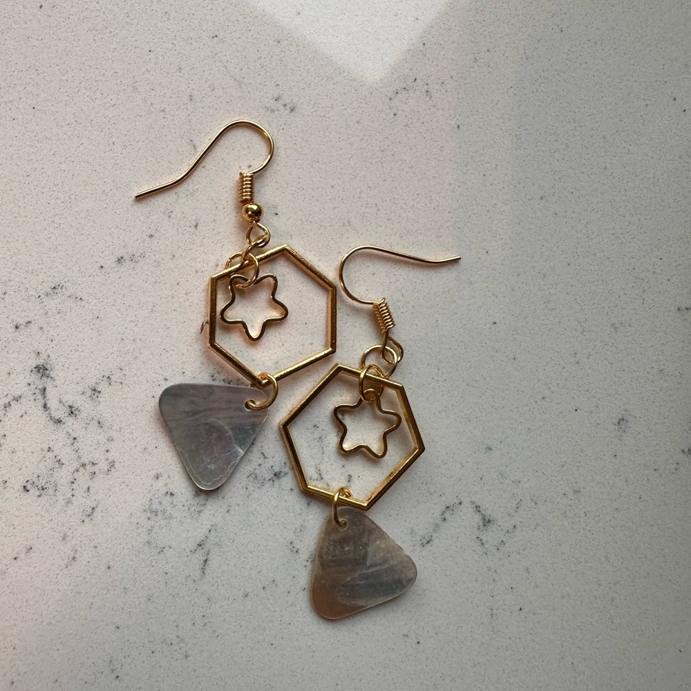 Handmade shell earrings - Picture 2 of 2